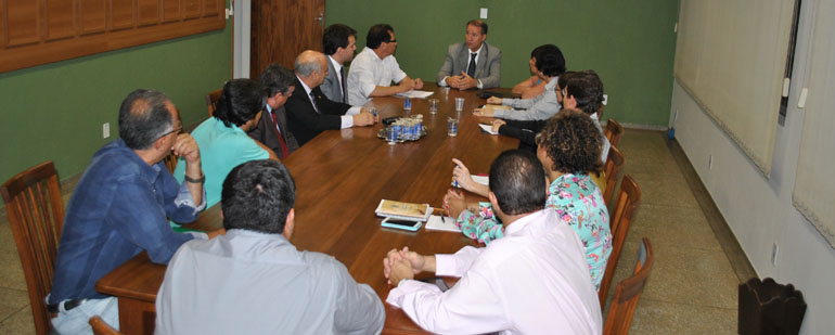 Vereadores estão revisando a Lei Orgânica do Município e o Regimento Interno