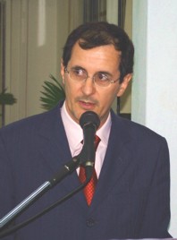 Na tribuna, líder do prefeito trouxe respostas do Executivo